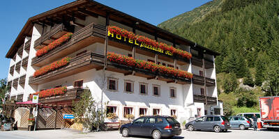 Hotel Paznauner Hof